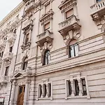 Art View Luxury Apartment